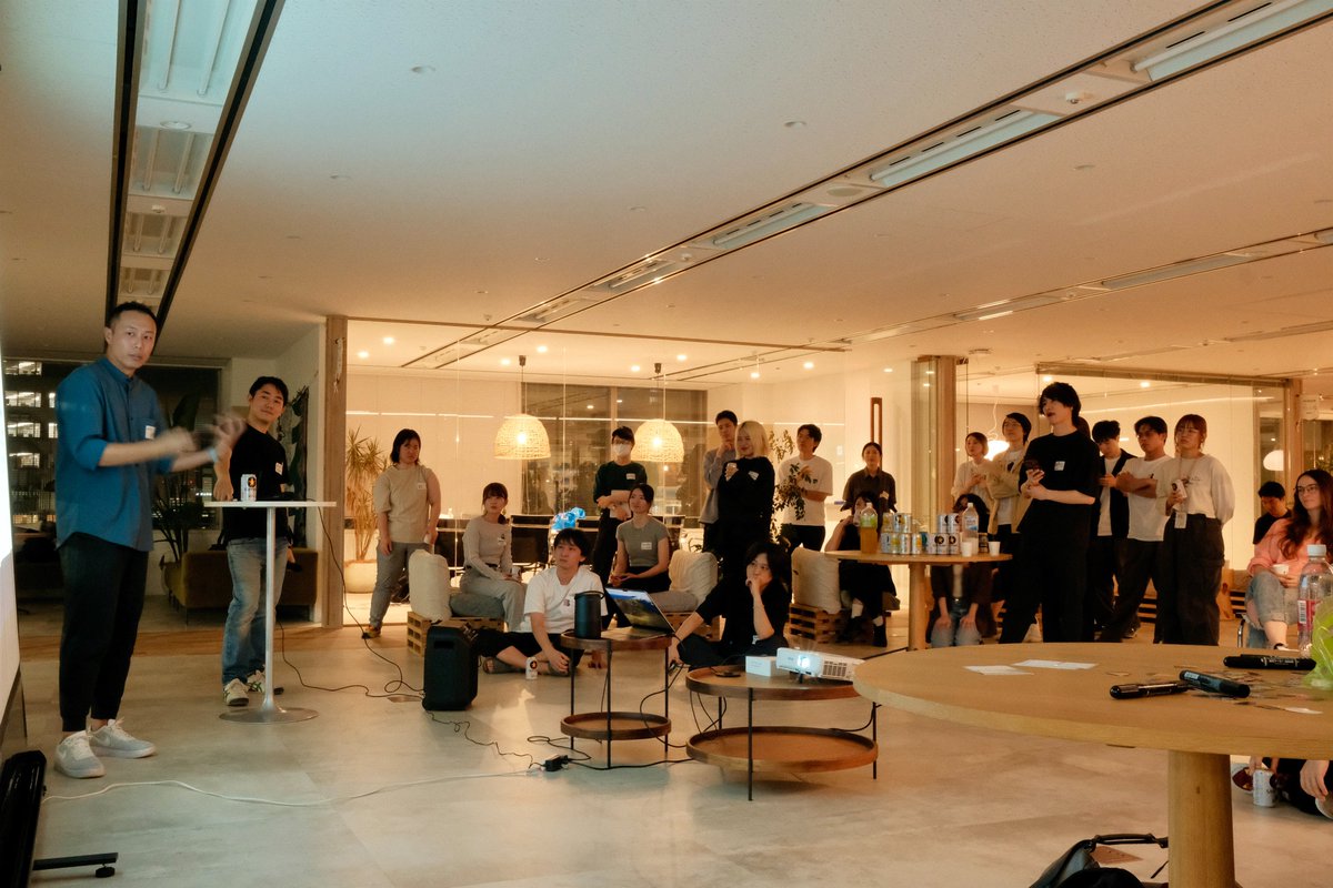 chrisdoesuiux's tweet image. 先週の #spectrum_meetup でたくさん素晴らしいデザイナーと有意義な会話ができました。登壇の際のお写真を
@KogaIsao さんが撮影してくださいました。とても素敵な写真、心から感謝。

I met many great designers at the design event last wk. It was a meaningful event and thx you all!

#uiux