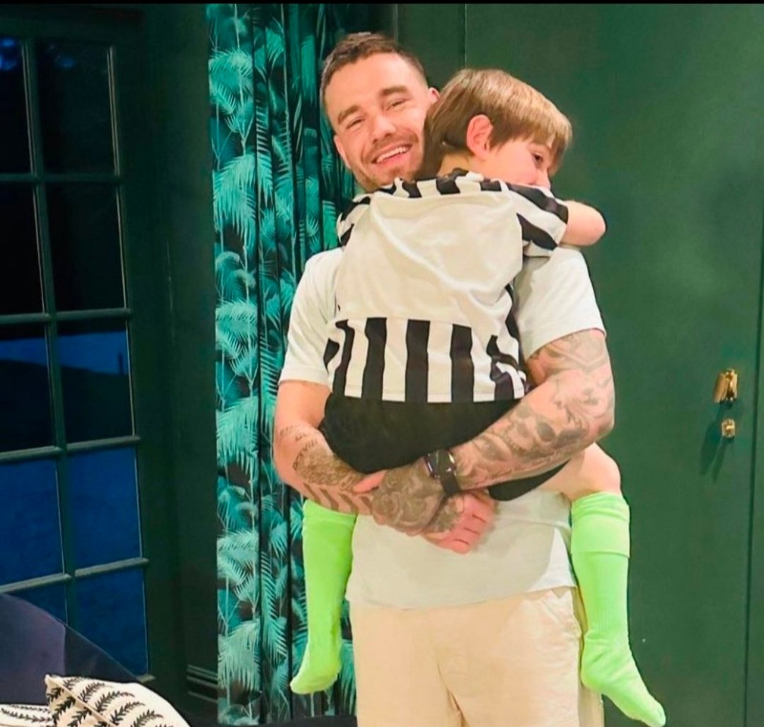 socialistnik22's tweet photo. "Rest in peace, Liam 💔😭. Please, let's respect his legacy and his loved ones. Sharing his photos online only adds to their grief. We all miss him deeply—let’s keep his memory alive with love, not pain. Forever in our hearts, Liam. 🕊️ #RespectLiam #RIPLiamPayne"
#LiamPayne https://t.co/oSLPt8O2Ce
