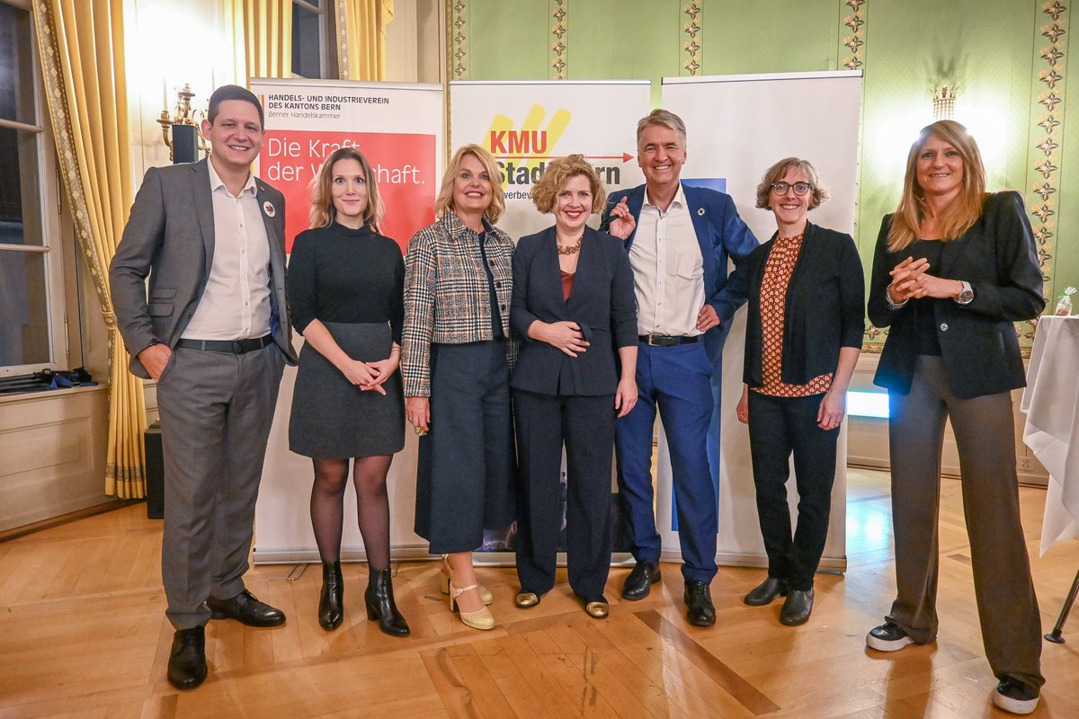 Wahlpodium der Wirtschaftsverbände. 🗳️
Über 100 Gäste verfolgten am 15. Oktober spannende Diskussionen zur #Gemeinderatswahl24. Unter der Moderation von Jürg Steiner debattierten die Bisherigen und ihre Herausforderer zu Themen wie Wirtschaftsförderung und Innovation. #WahlBern24