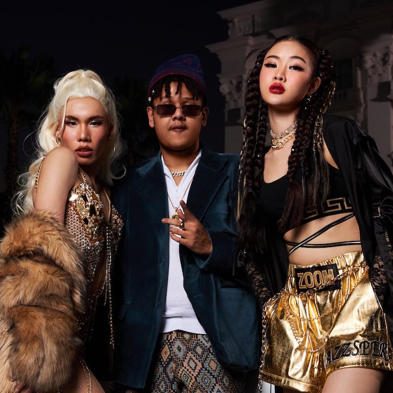 tpopchartss's tweet image. เพลง Tpop Co-ed กรุ๊ปที่มียอดสตรีมมากที่สุดตลอดกาลบน YouTube Music (October 21, 2024)

1. #ทรีทูวัน - รักต้องเปิด(แน่นอก) (215M)
2. #BearKnuckle - DONG (83M)
3. #ทรีทูวัน - มีอีกมั้ย (83M)
4. #ทรีทูวัน - เธอมีเขา (83M)
5. #ทรีทูวัน - แค่ที่รัก (77M)