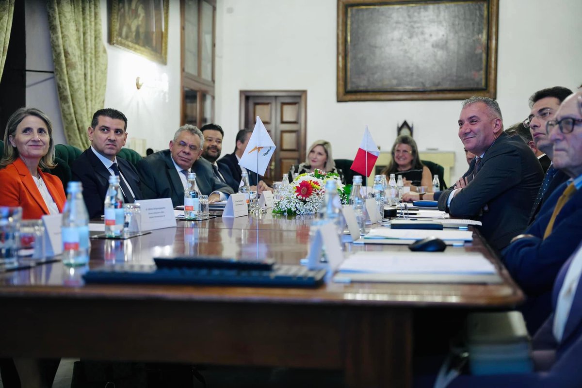 Together with the Cyprus Minister of Health 🇨🇾, Michael Damianos, we discussed the way forward to ensure the sustained procurement of medicines:

1.local reform with strategies that are necessary and appropriate for our people;
2.unity among small European countries that pursue