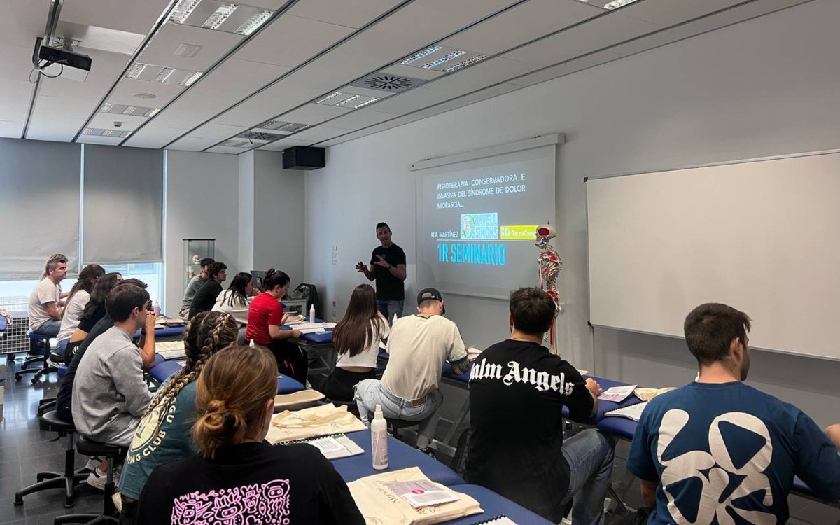 HUB4T TecnoCampus (@hub4tecnocampus) on Twitter photo El pasado viernes se iniciaron los seminarios presenciales del curso sobre el diagnóstico del síndrome del #dolormiofascial💆 y su tratamiento, con técnicas de #fisioterapia conservadora y #punciónseca en 
<a href="/TecnoCampus/">TecnoCampus</a> 📍
🤓 <a href="/_MikiMartinez/">Miki Martínez</a>
🤝 <a href="/TravellySimons/">Travell y Simons</a> El pasado viernes se iniciaron los seminarios presenciales del curso sobre el diagnóstico del síndrome del #dolormiofascial💆 y su tratamiento, con técnicas de #fisioterapia conservadora y #punciónseca en 
<a href="/TecnoCampus/">TecnoCampus</a> 📍
🤓 <a href="/_MikiMartinez/">Miki Martínez</a>
🤝 <a href="/TravellySimons/">Travell y Simons</a>