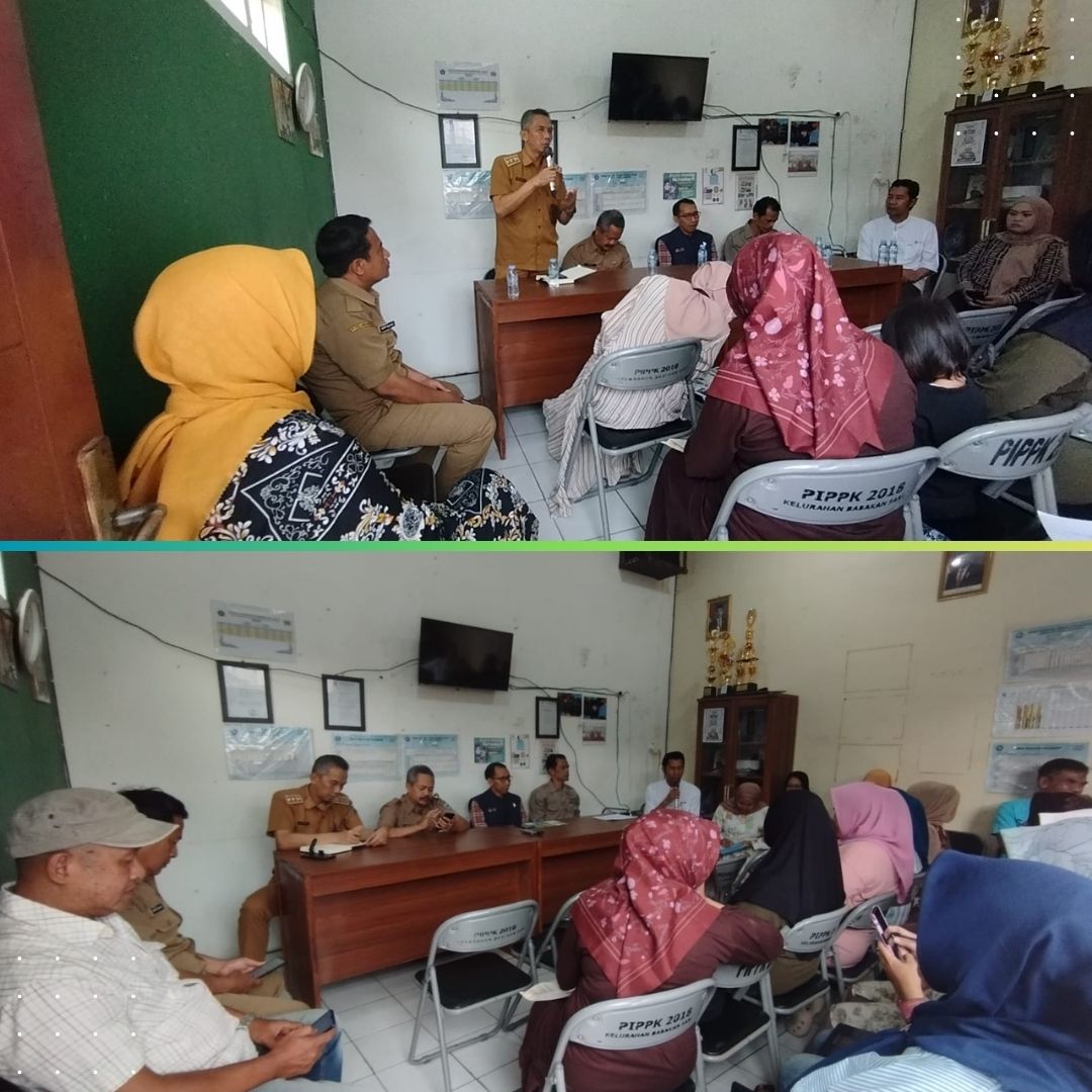 Bp. Plt. Ekbang dan Lurah Babakan Sari Melaksanakan Sosialisasi Pemilahan sampah di RW 03 Kel. Babakan Sari aksi ini merupakan salah satu upaya yang dilakukan oleh jajaran kecamatan dan kelurahan dalam mengatasi permasalahan sampah di Wilayah, Senin 21 Oktober 2024