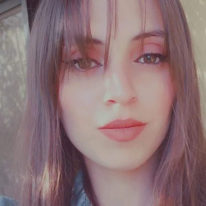 فى قانون النساء إن كنت تحبها فعليك أن تكره جميع نساء الأرض ..❤️🌍