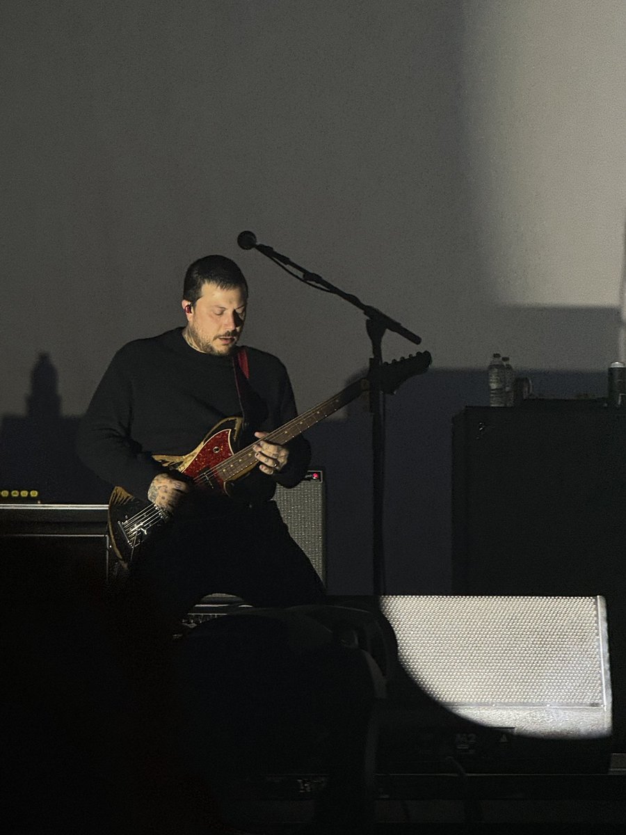 fixyourrheart's tweet image. FRANK IERO 🖤 #mcrwwwy2