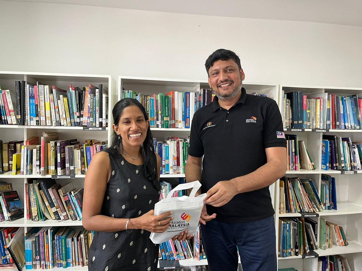 InfoMway's tweet photo. Engaging session at Stafford International School, Colombo with EMGS! 🇲🇾🎓 Delighted to discuss higher education opportunities in Malaysia for aspiring students. The path to global learning begins here! ✨🌍📚 

#mwaystudyabroad #EMGS #StudyInMalaysia #mway https://t.co/J2tnDZa4KX