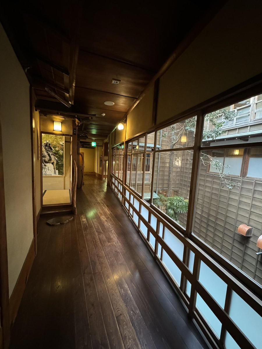 Borom@FFGM_FF11バハ鯖 (@borom_game) on Twitter photo 今日のお宿...ではないですが、伊東の東海館を見学させていただきました。
お部屋だけでなく廊下や中庭も素敵な造りでした!
平日は入浴できないのが残念でしたが一度入ってみたいですねー! 今日のお宿...ではないですが、伊東の東海館を見学させていただきました。
お部屋だけでなく廊下や中庭も素敵な造りでした!
平日は入浴できないのが残念でしたが一度入ってみたいですねー!