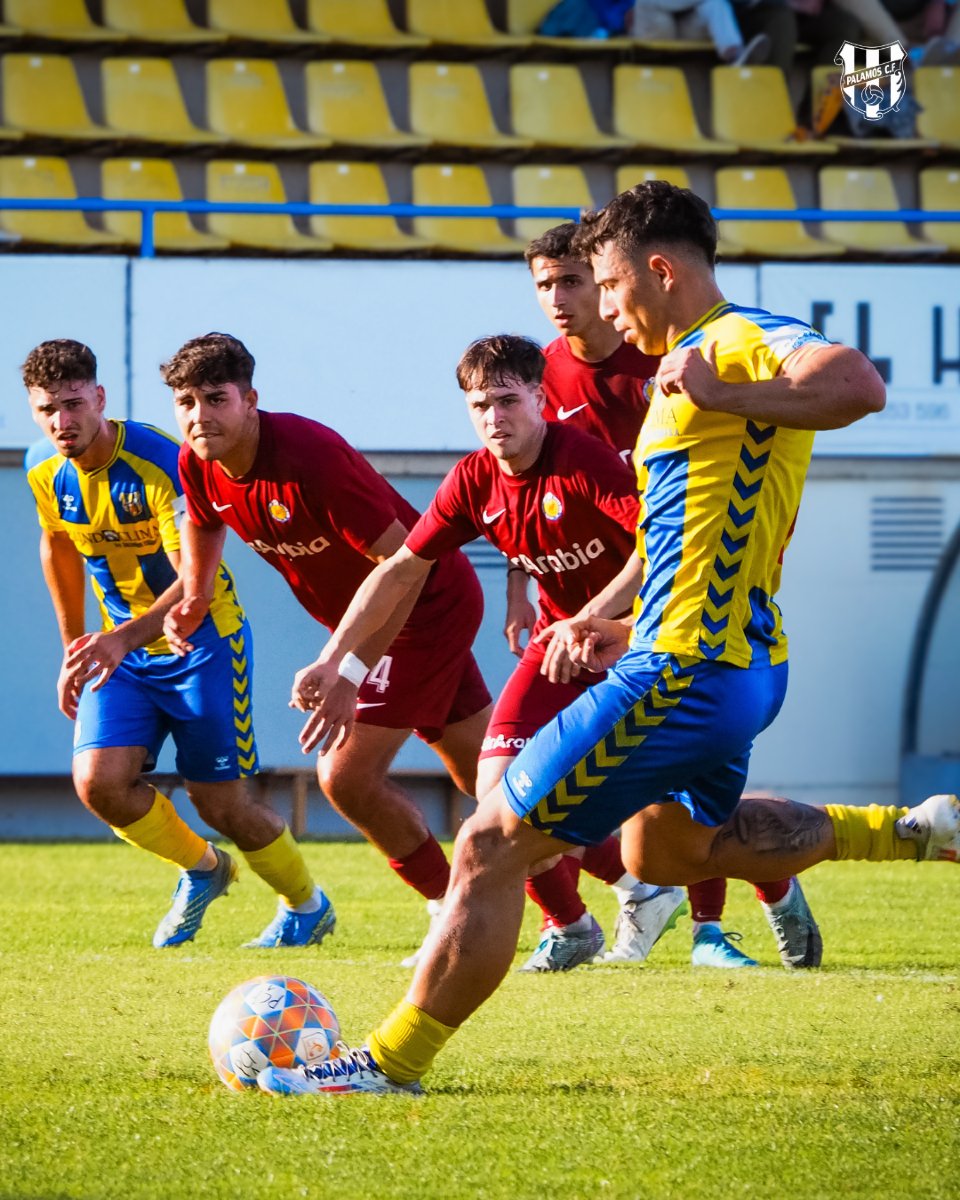 palamoscf's tweet photo. 🤘Felicitat en estat pur! 🥳
Això de guanyar i patir fins al final només es viu a Palamós, però hem de dir que és brutal🤩. I més quan aconsegueixes els primers +3 a casa🏟️. https://t.co/EmbEERGXFv