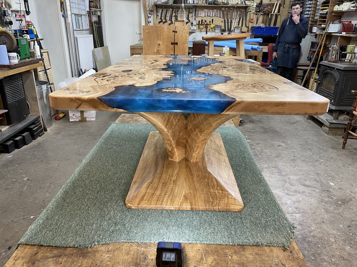 TAYLORCRAFTWORK's tweet photo. A burry oak river table top with solid olive ash leg frame. A collaboration project by Taylor Craft Works and Patrick Baxter Furniture. https://t.co/OyBRpk0cse