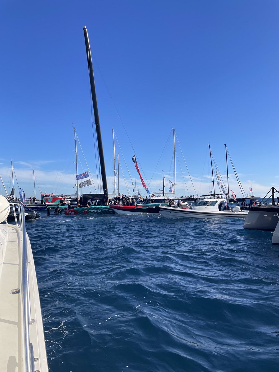 keepboatafloat's tweet photo. KBA safety first by @skipperinad disfrutamos y nos emocionamos con la final de la @americascup celebrada en #Barcelona . Felicitar al @EmiratesTeamNZ por su gran victoria . Fue un enorme espectáculo ver toda la afición rodeando y felicitando a los campeones! https://t.co/y3lVOnjOuB