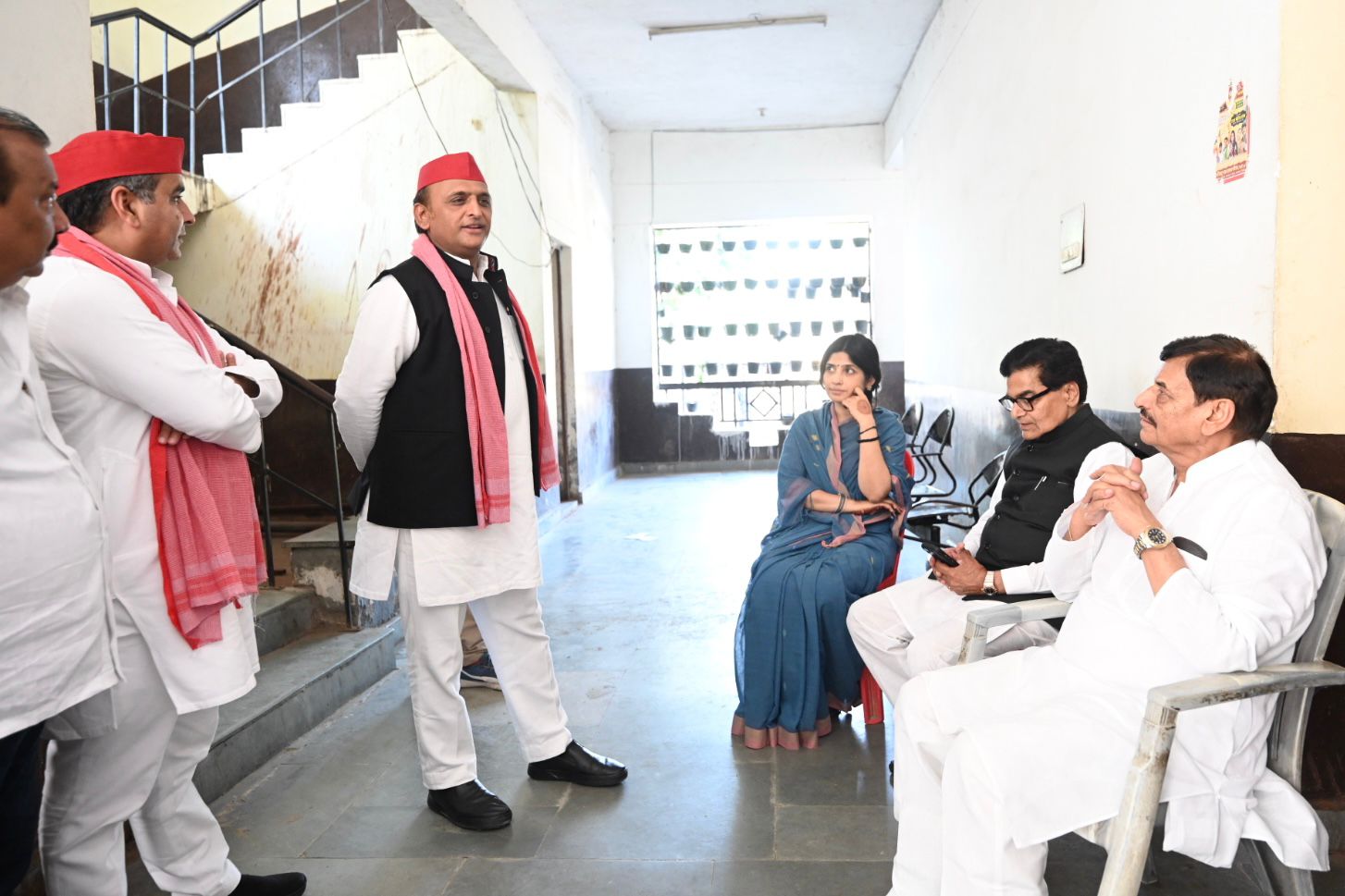 UP By Election 2024: अखिलेश यादव की मौजूदगी में भतीजे तेज प्रताप का नामांकन, सपा प्रमुख बोले- भाजपा ने कराया बहराइच दंगा