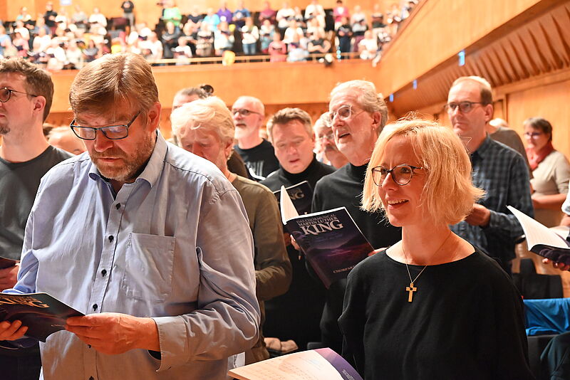 Mehr als 1.000 Sängerinnen und Sänger haben für das Martin-Luther-King-Musical in Flensburg geprobt. Die Vorfreude ist riesig! nordkirche.de/nachrichten/na…