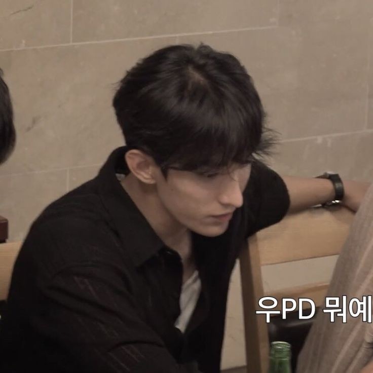 dokidokieyum's tweet photo. dokyeom is the peak of boyfriendism https://t.co/2qFfWoHz0c