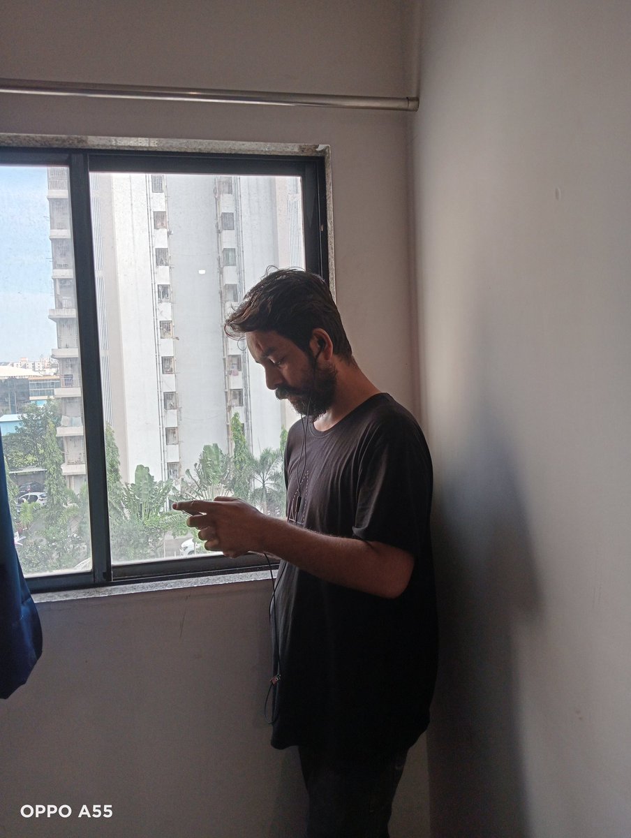 neerajthepoet's tweet image. क्या कहा दोस्त समझना है फ़क़त प्यार नही
यानी बस देखना है नीर को पीना मना है
- नीरज नीर