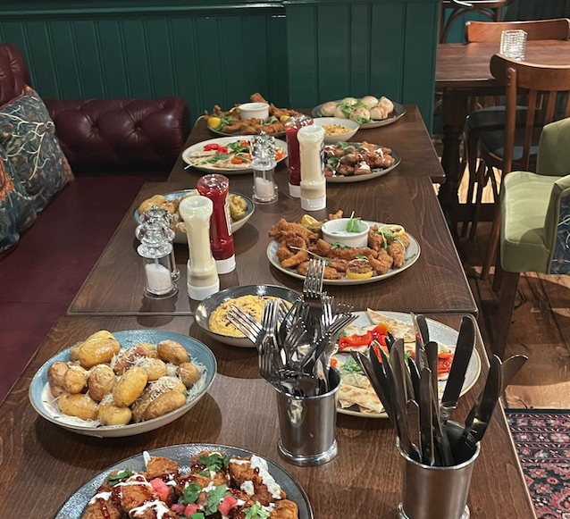 Construonetwork's tweet photo. Our very first in-person event was a blast 🙌

An evening packed with networking, information and much more... 

Keep your eyes peeled for the next one 👀

 #NetworkingEvent #InPersonEvent #EventRecap #ProfessionalNetworking https://t.co/pebqY4uTss