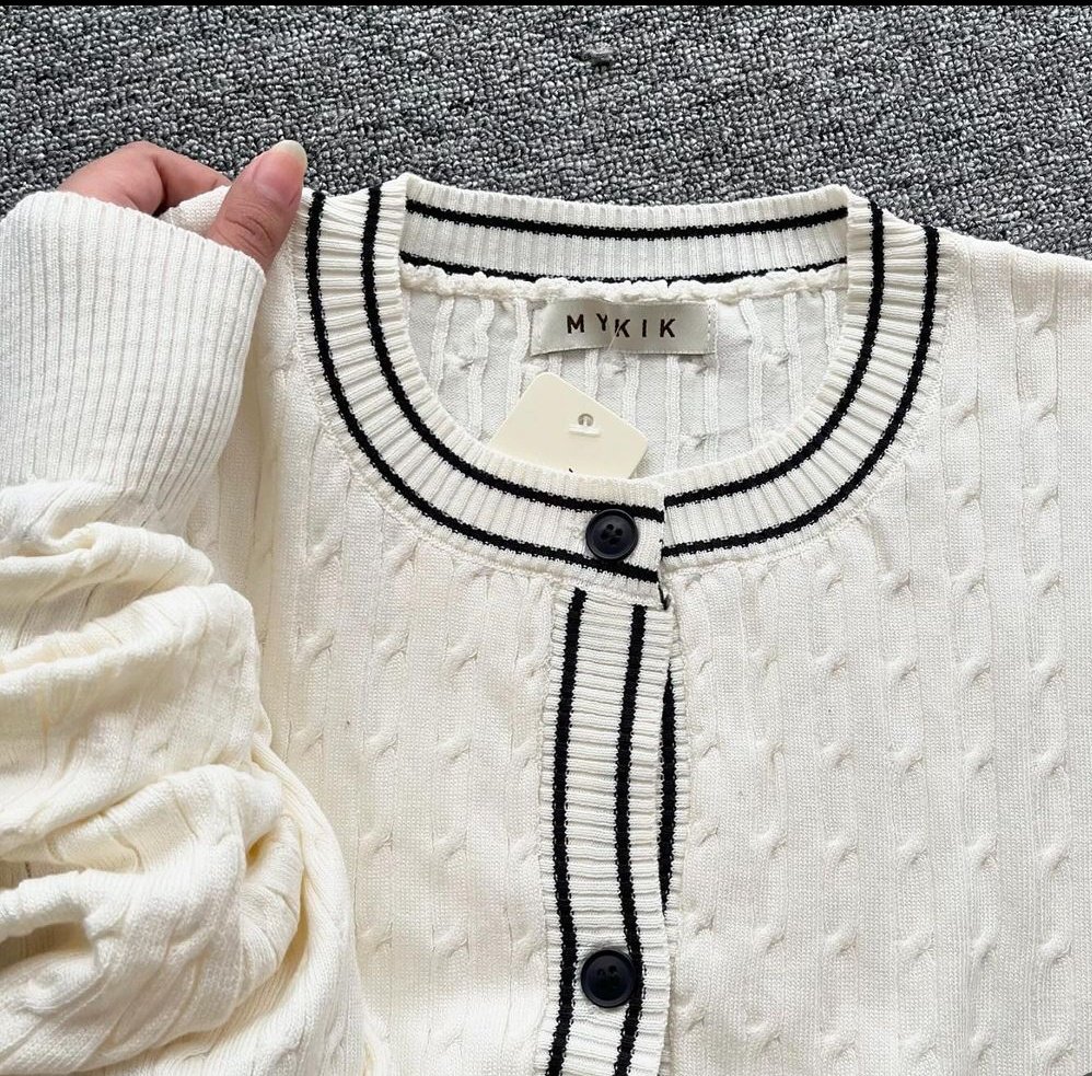 alsaluzvida's tweet image. rekomendasi brand lokal yang punya koleksi cardigan gemes gemess 😍🤏🏻