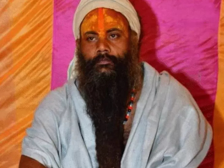 DainikBhaskar's tweet photo. मध्यप्रदेश में महंत ने मंदिर परिसर में 11वीं की दिव्यांग छात्रा से किया दुष्कर्म: गर्भवती होने पर हुआ खुलासा; आधार-वोटर कार्ड फर्जी, सिम ग्रामीण के नाम
#MadhyaPradesh #Crime #News 
https://t.co/kQgy2d4NG8 https://t.co/lHgSptU1j5