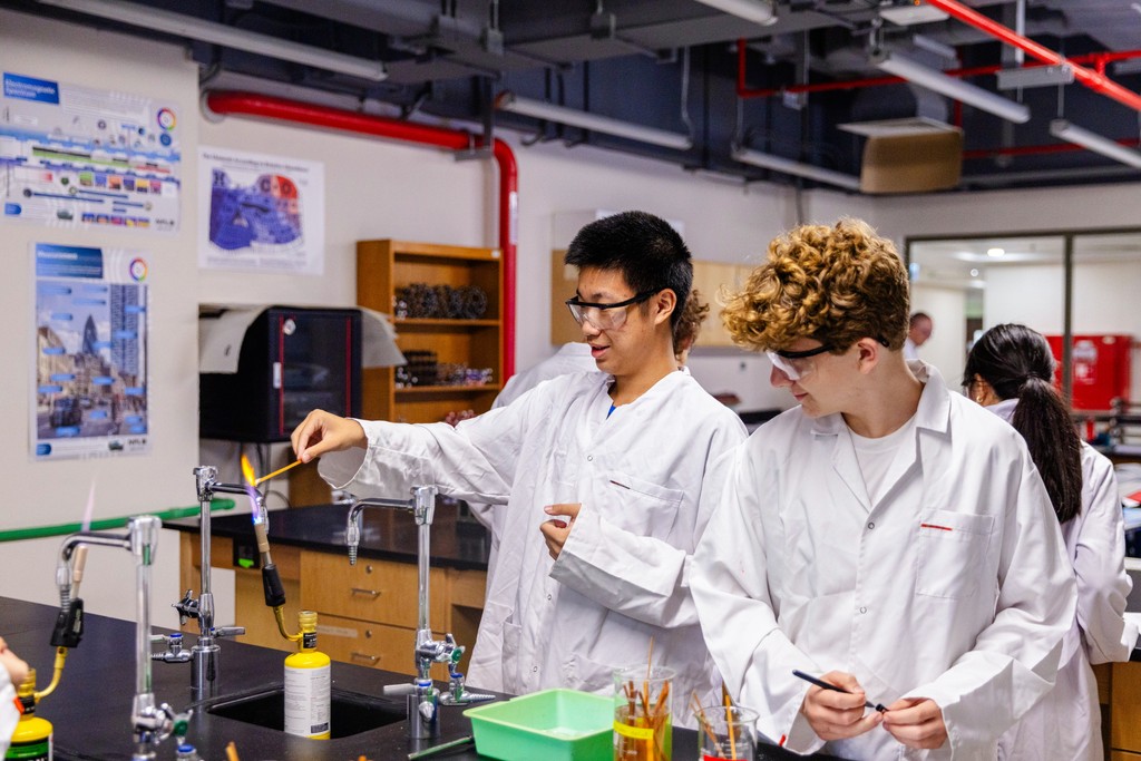 cactweets's tweet photo. 🔥 Things got LIT in the science lab! Students turned up the heat experimenting with elements to create a rainbow of flames. Who knew chemistry could be so FIRE? 🔥

#CACAcademics #TheCACWay #HandsOnLearning #ScienceIsLit https://t.co/Yc63AFU6Zi