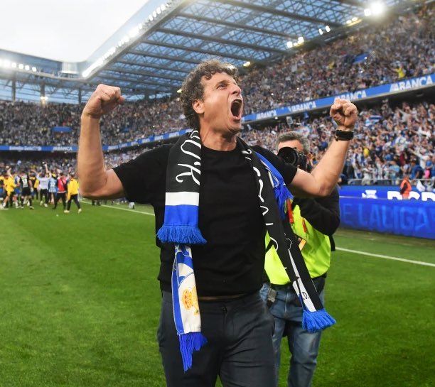 Conseguiches arrincarlle a este club a mochila do "meigallo". Volvemos a sorrir e a celebrar collidos da túa man e iso, este grupo, non pensa esquecelo nunca.

beti izango zara gutariko bat, zorte orden mister!