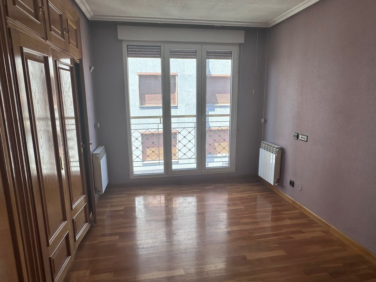 #sevende espectacular #piso duplex en #palencia Es un ático con enorme terraza exterior muy céntrico, en la calle Manuel Rivera. Su precio son 379.000 euros.