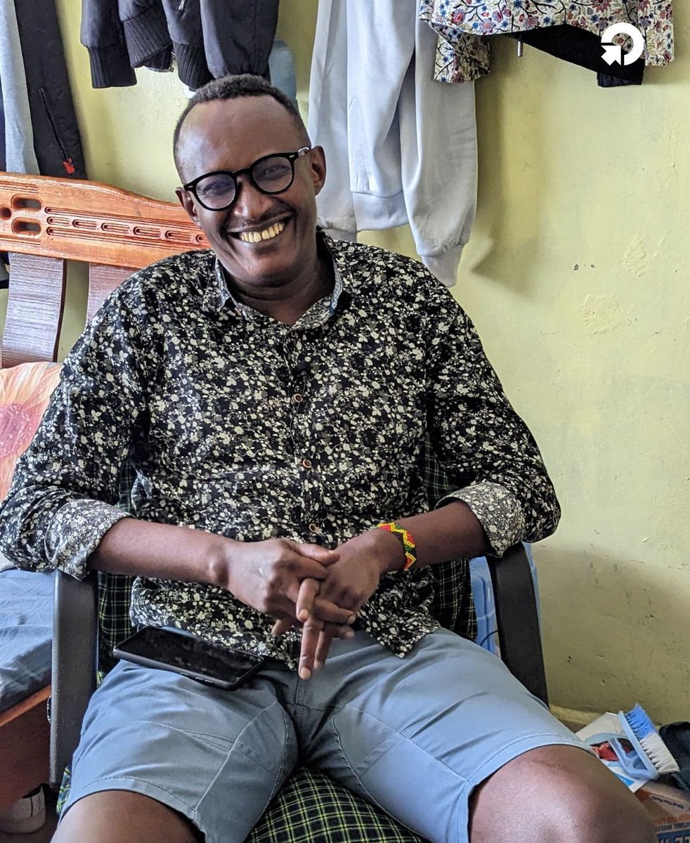 Francoman enjoyed working as a barber in his home country before he was forced to flee in 2015. Shortly after arriving in Kenya, Francoman suffered a brutal attack that left his leg injured. 

Read Francoman's story: buff.ly/3YryKxw