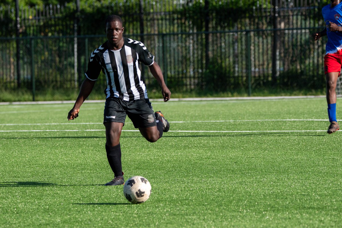BahamasFootbal1's tweet image. Catch the highlights! Int. Nassau-17 and Dynamos F.C. gave it their all on the field. Swipe through the best moments! ⚽️ #IntNassau17 #DynamosFC #BFAMensLeague