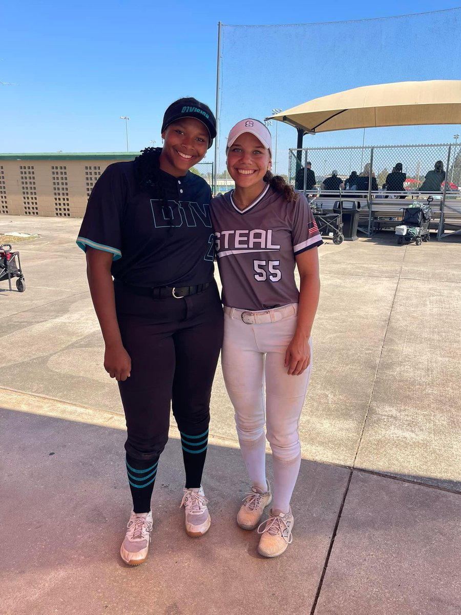 NadiaRivera2027's tweet photo. 1st Tournament of the season in the books! Had such a great time getting on the field with these girls can't wait for what the season holds!! @southernstealJO @BSherSB @CoachChelsi @TaliaTaylor2026 @NataliePooleUSM @MackPuck01 @LandreneauJames @CoachRonFrost @CoachJenFuller https://t.co/1oka0McSTX