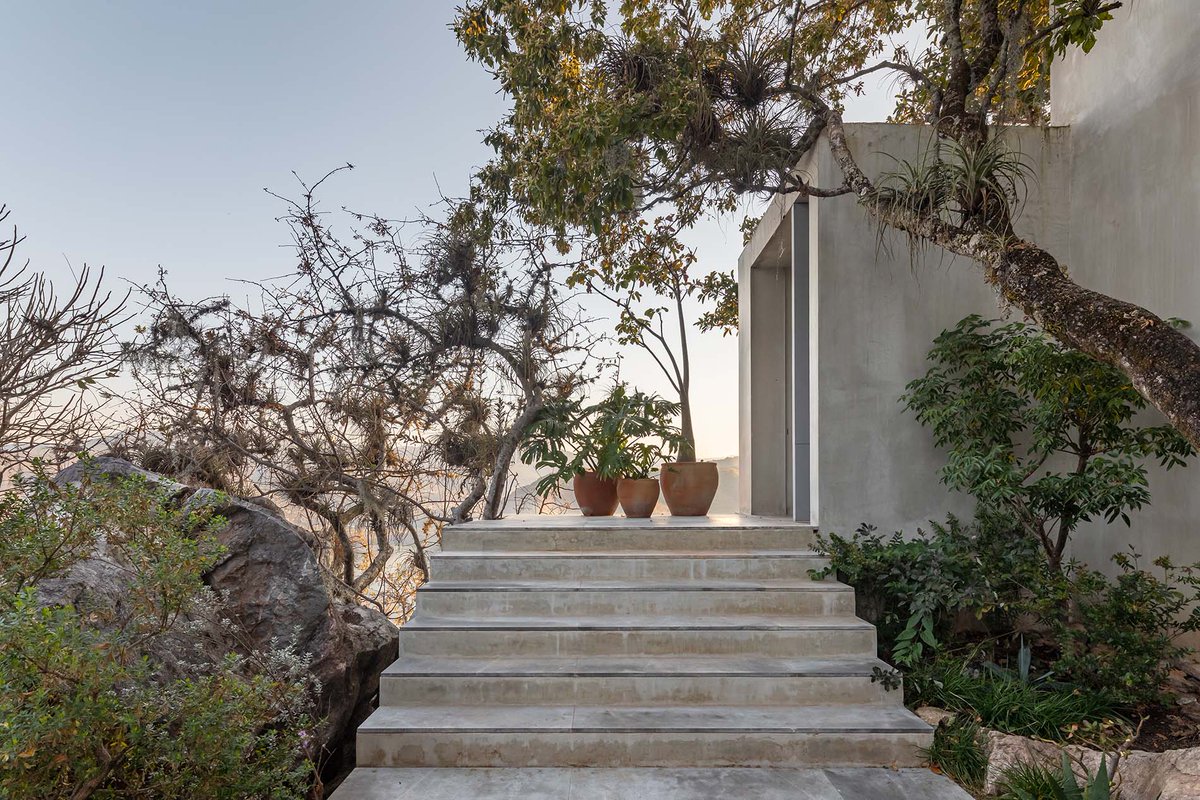 linear_magazine's tweet photo. Guided by nature

—The Rocks, by Ignacio Urquiza + Ana Paula de Alba. Valle de Bravo, Mexico. https://t.co/ZhRmvq0CaN
