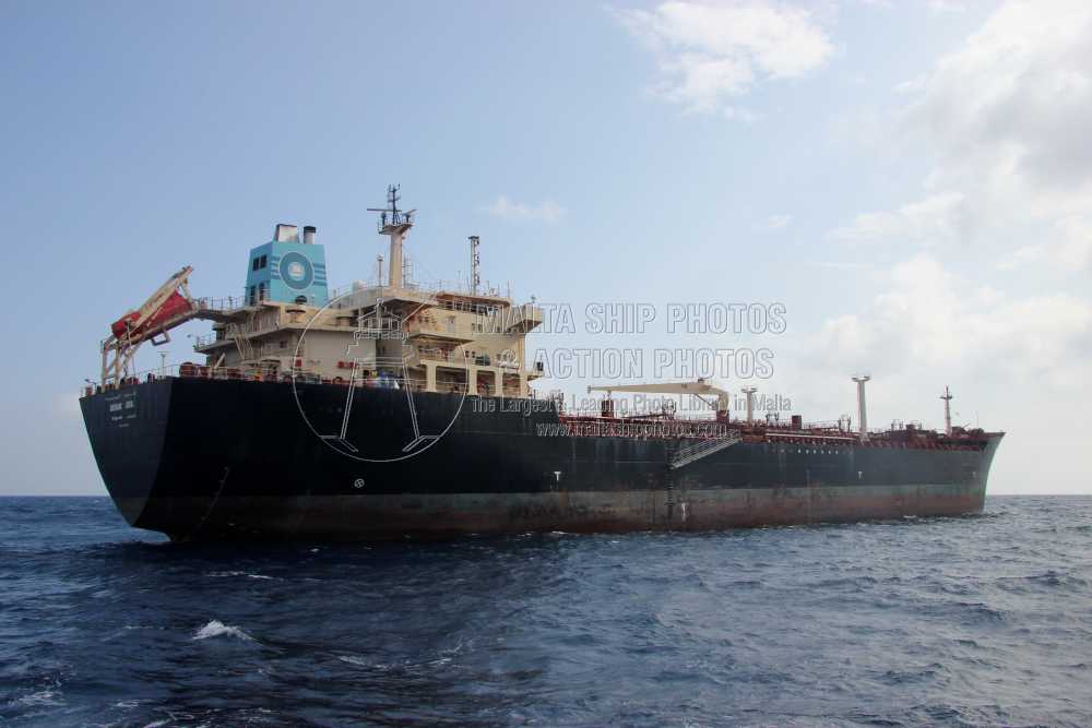Shipguru's tweet photo. #Libyan #GNMTC #oilproducts #tanker #ANWAAR_LIBYA #anchored #offshoreMalta - 28.10.2011 - https://t.co/nfgboxc3g3 - NO PHOTOS can be used or manipulated without our permission @GNMTClibya @ShipsInPics @Rich_Ships @worldshipsoc @ShippingMag @ShippingWatch @Shipping_Herald https://t.co/GF2vYl7tAz