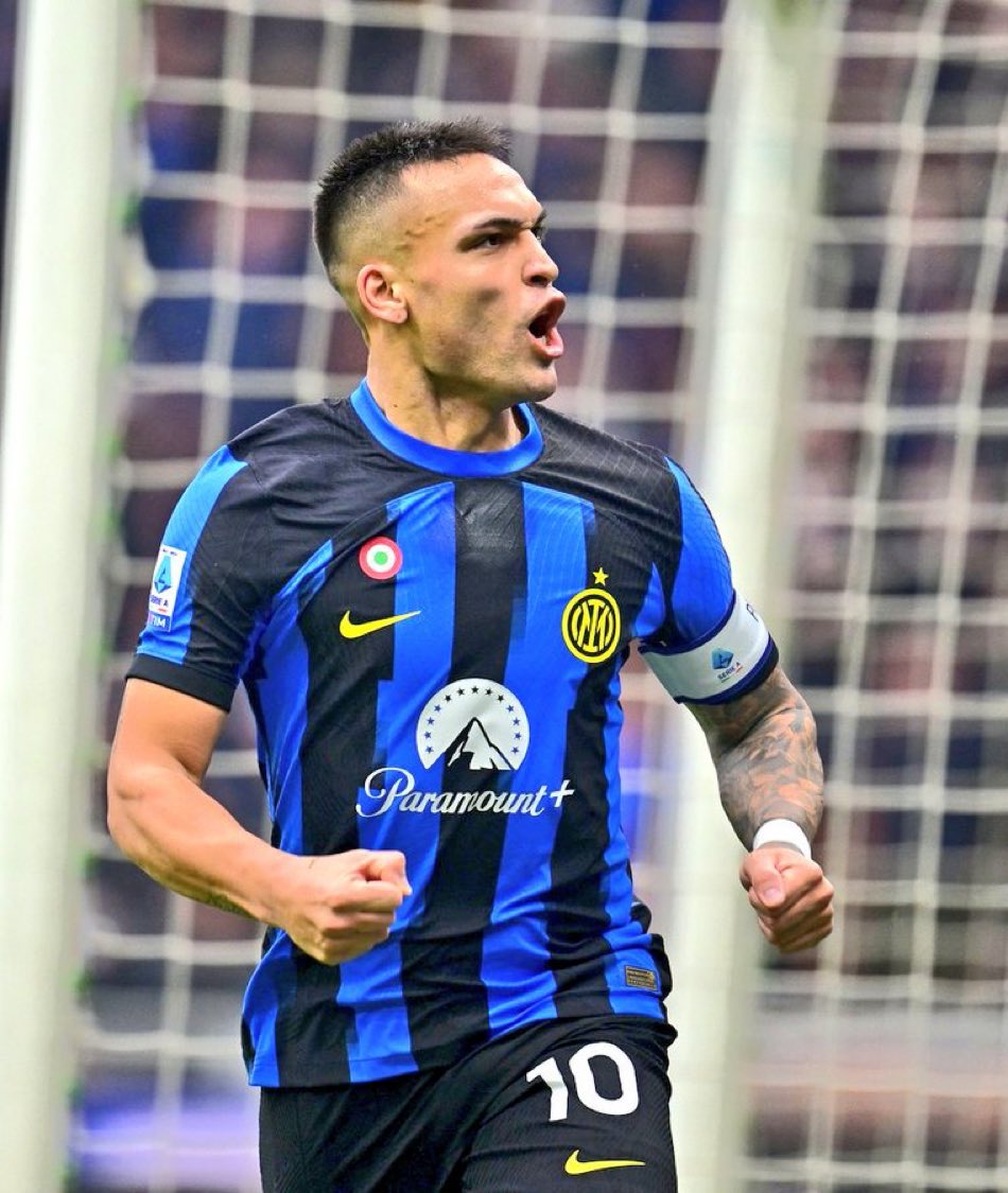 MUSEORC1903's tweet photo. Estamos con vos, #Toro 🐂 querido! 🏆 #Vamoooooo 🇦🇷💪🏻
#BallonDor #lautaromartinez https://t.co/jFDIaQA1TP