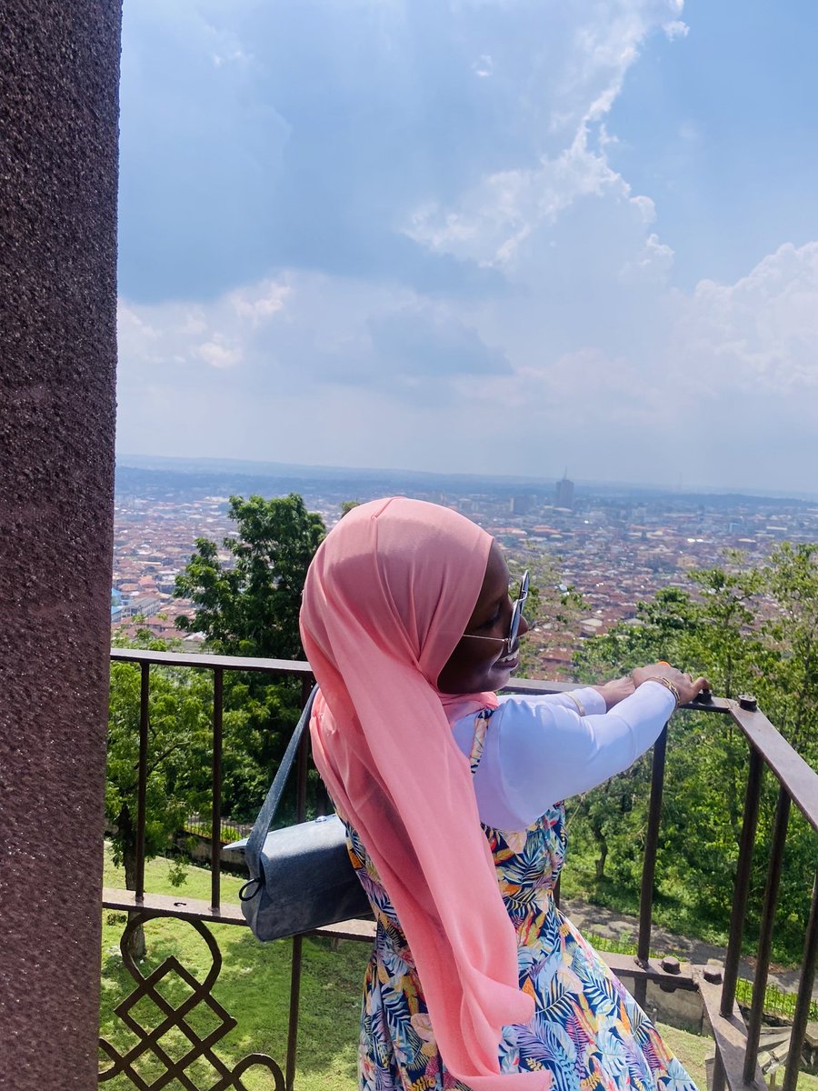 anikeade_siju's tweet photo. Tourism with my friends to the beautiful city of Ibadan❤️ #bowertower #tourism https://t.co/JYltItJiWW