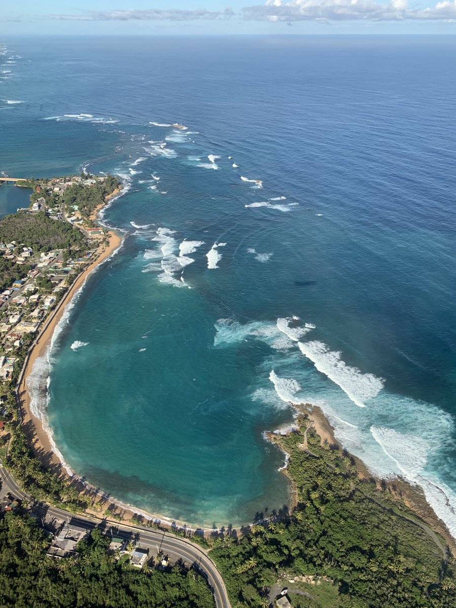 My beautiful island of “floating garbage”. And from above so YOU can see the garbage 🇵🇷.