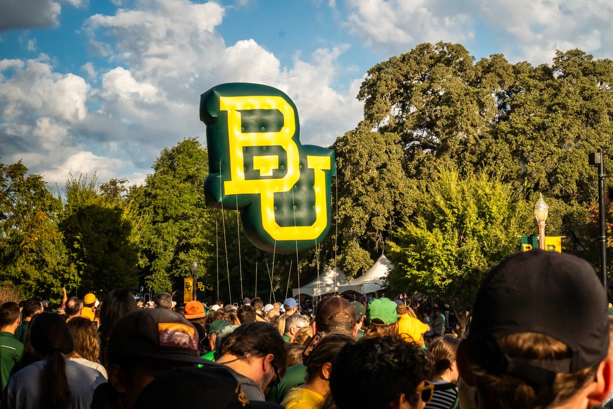 Baylor_AandS's tweet image. Until Next Time, Baylor Family! 💚💛

What an incredible weekend of reunions, celebrations, and #SicEm pride! From the blockbuster parade to the epic football game, we loved seeing campus come alive with the spirit of #BaylorHomecoming once again.