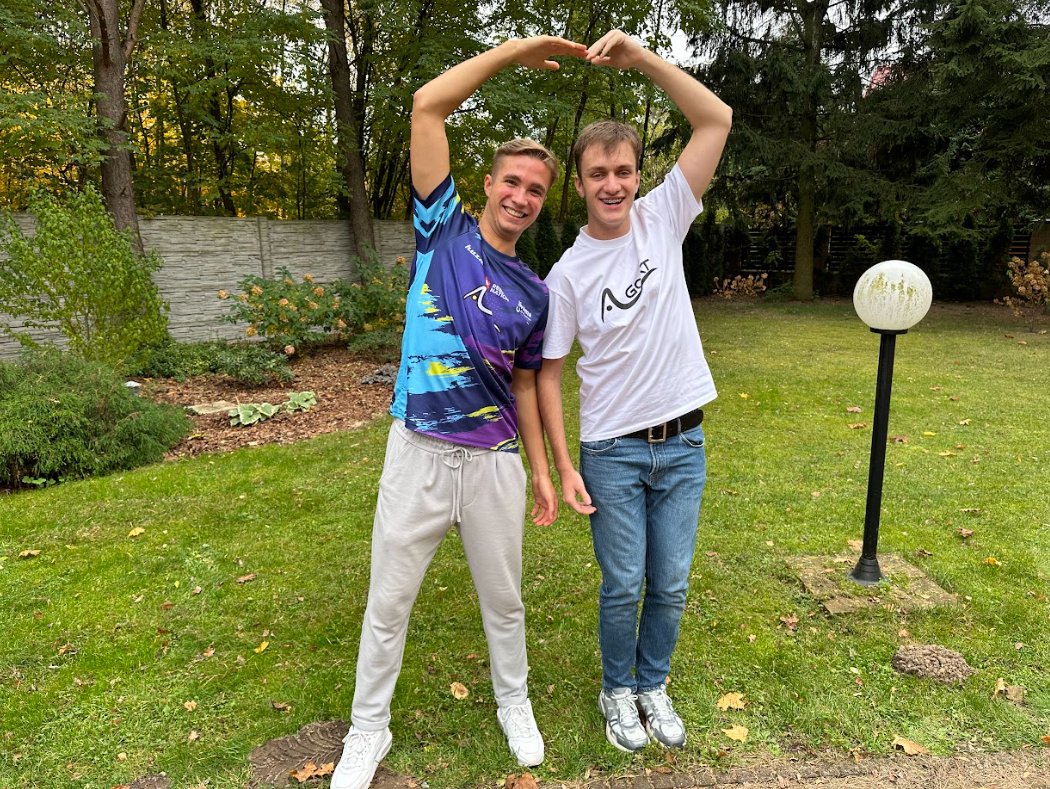 Szymek (@itsszymi) on Twitter photo Wczoraj wróciłem z mojego pierwszego bootcampa w życiu, dziękuje <a href="/TeamACTIVE__/">Team ACTIVE</a> za zaproszenie na ten crazy weekend.
Chwała również sponsorom <a href="/RebelNationPL/">Rebel Nation</a> <a href="/ggdab_com/">GGDAB</a> <a href="/huzaro_chairs/">huzaro_chairs</a> <a href="/MonsterEnergy/">Monster Energy</a> iiyama <a href="/hypey_live/">Hypey</a> za wspieranie
Szalony weekend 😎Czekam już na kolejne🕵️🔥 Wczoraj wróciłem z mojego pierwszego bootcampa w życiu, dziękuje <a href="/TeamACTIVE__/">Team ACTIVE</a> za zaproszenie na ten crazy weekend.
Chwała również sponsorom <a href="/RebelNationPL/">Rebel Nation</a> <a href="/ggdab_com/">GGDAB</a> <a href="/huzaro_chairs/">huzaro_chairs</a> <a href="/MonsterEnergy/">Monster Energy</a> iiyama <a href="/hypey_live/">Hypey</a> za wspieranie
Szalony weekend 😎Czekam już na kolejne🕵️🔥