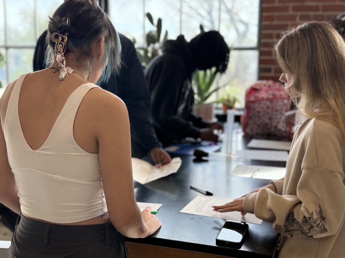 PurduePolyHS's tweet image. We were honored to host our partners, Carnegie and XQ, at @PPHSEnglewood as we showcased our student-centered approach that empowers students with voice, choice, and competency-building. 

Thank you for supporting our mission to redefine education! #PPHS #Studentcentered