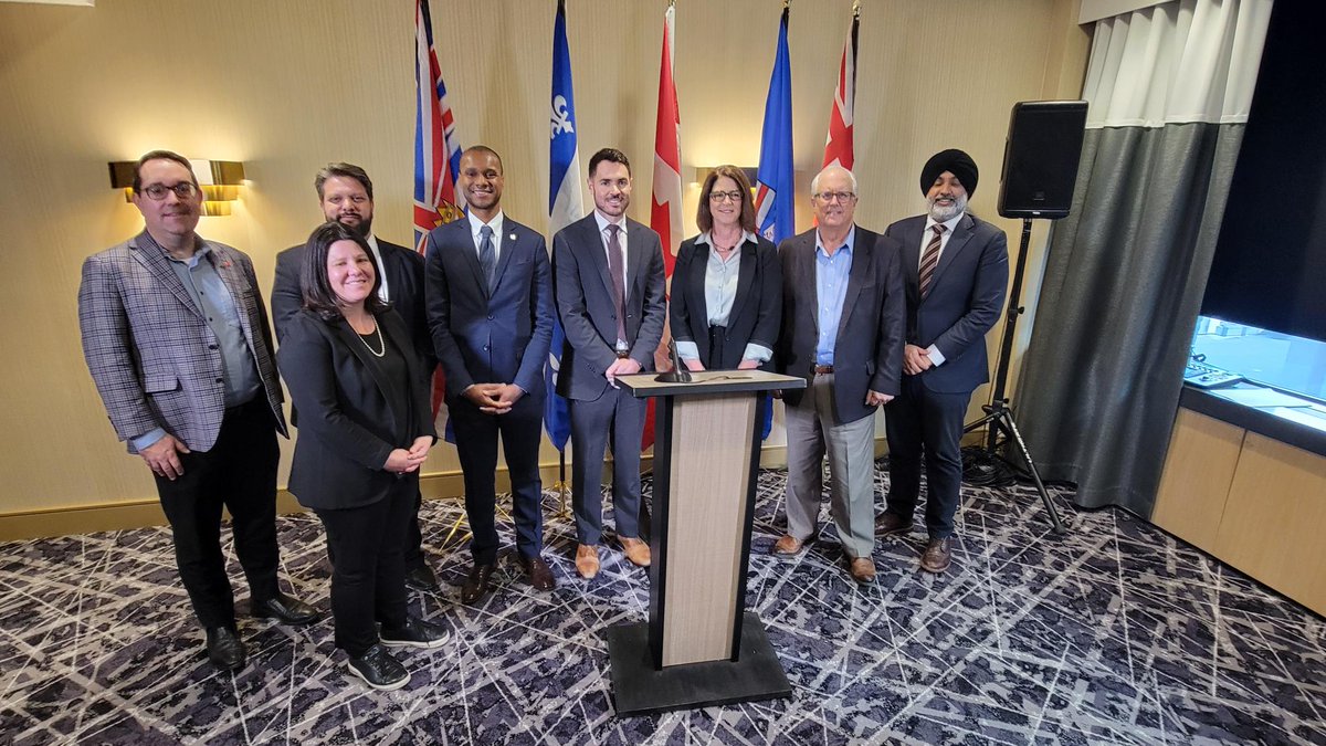 🚆✍️ Canada's biggest cities and transit advocates from across the country call on the federal government to lead the development of a new funding model for public transit.

Read our joint statement and declaration: accessforeveryone.ca/canadas-larges…