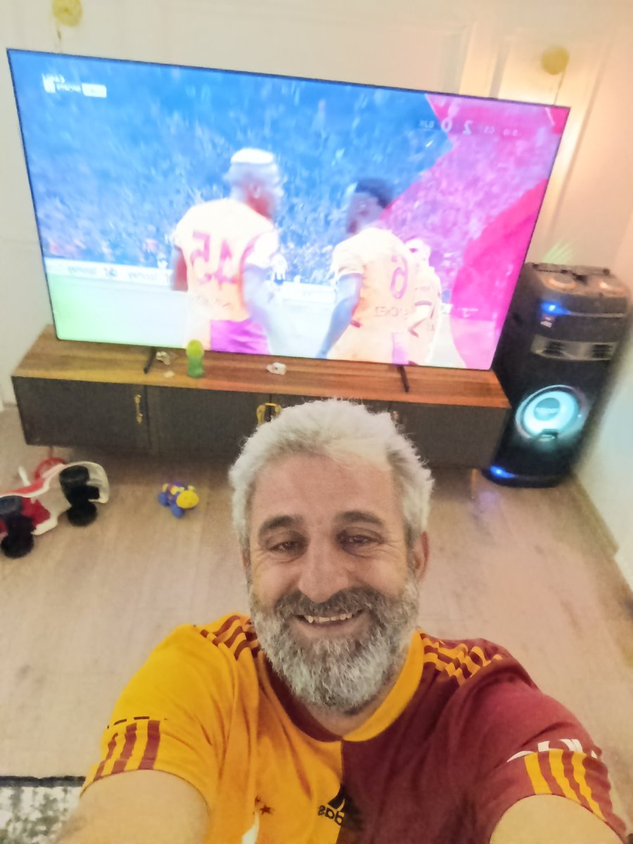 muratelik07's tweet photo. @GalatasaraySK @victorosimhen9 https://t.co/TVZnzzd0TF