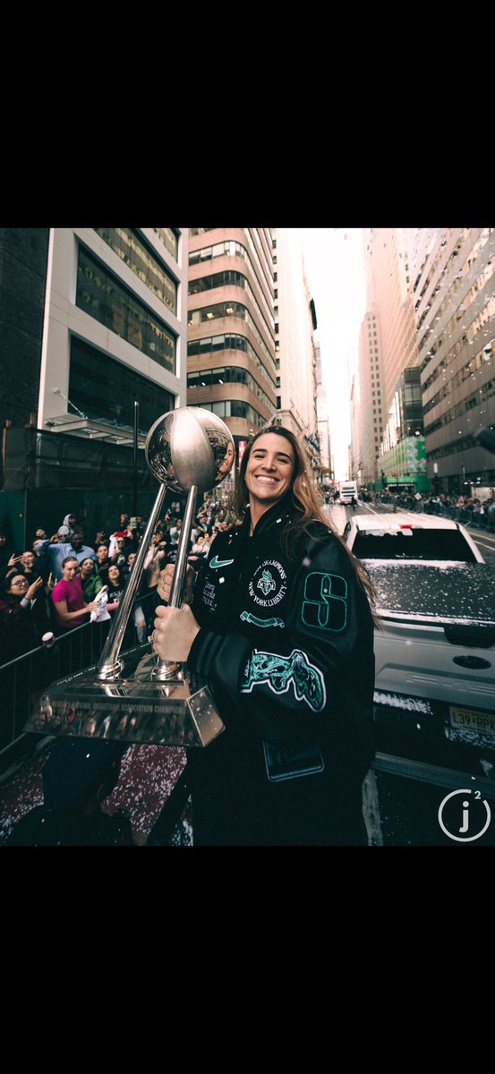 Sabrina Ionescu tweet media