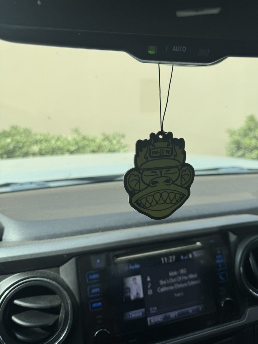 Lambodacious tweet media