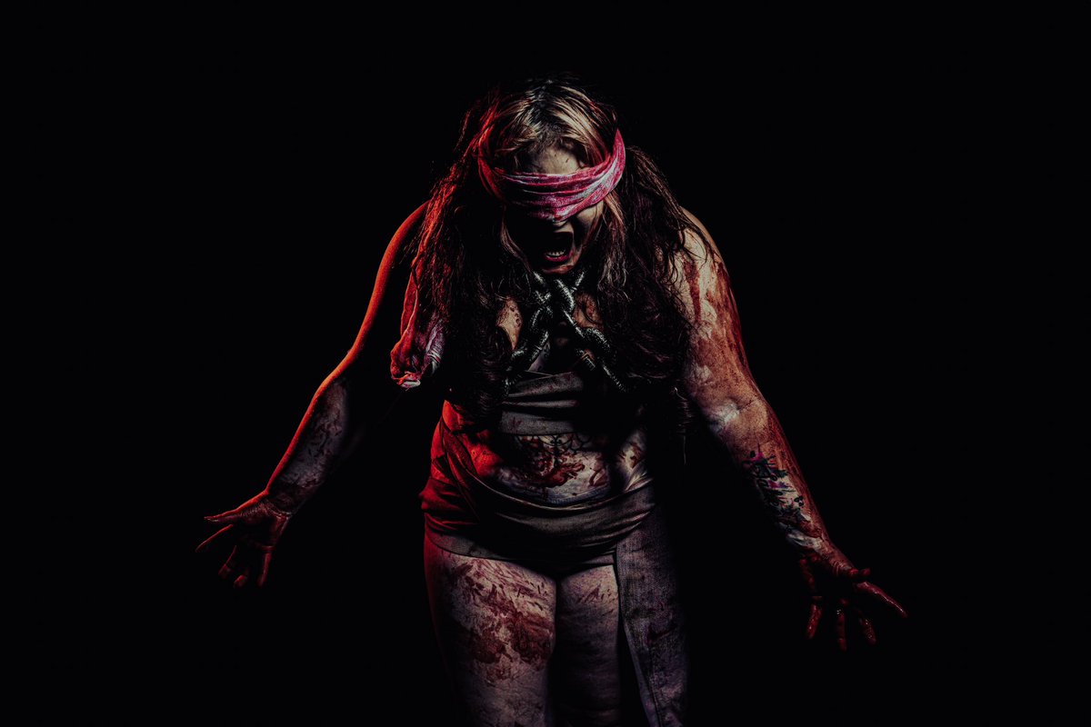 firstadekit's tweet image. We stopped checking for monsters under the bed when we realised we are the monsters. 

In frame: phoenix
Shot at: @farforeststudio 

#halloween #halloweenvibes #gothgirl #gothicbeauty #gothgirl #creativeportraits #creativelighting #beautifulgirls #modelphotoshoot #spookyseason