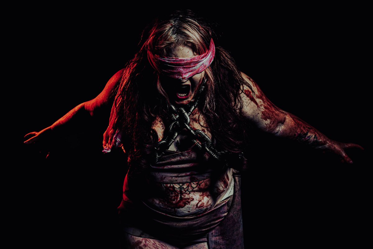 firstadekit's tweet image. We stopped checking for monsters under the bed when we realised we are the monsters. 

In frame: phoenix
Shot at: @farforeststudio 

#halloween #halloweenvibes #gothgirl #gothicbeauty #gothgirl #creativeportraits #creativelighting #beautifulgirls #modelphotoshoot #spookyseason