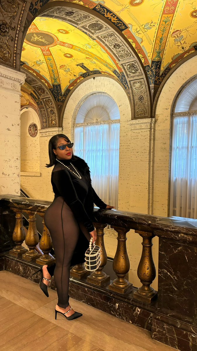 Glambitious__'s tweet photo. 𝓣𝓸𝓭𝓪𝔂 𝓪 𝓠𝓾𝓮𝓮𝓷 𝔀𝓪𝓼 𝓫𝓸𝓻𝓷 
—𝐼’𝓂 𝒻𝑜𝓇𝓉𝓊𝓃𝒶𝓉𝑒 𝓉𝑜 𝒷𝑒 𝓁𝒾𝓋𝒾𝓃𝑔, 𝒹𝓇𝑒𝒶𝓂𝒾𝓃𝑔, 𝓉𝒽𝓇𝒾𝓋𝒾𝓃𝑔, 𝒻𝓁𝑜𝓊𝓇𝒾𝓈𝒽𝒾𝓃𝑔, &amp; 𝑒𝓋𝑜𝓁𝓋𝒾𝓃𝑔. 𝐻𝑒𝓇𝑒’𝓈 𝓉𝑜 𝓁𝒾𝓋𝒾𝓃𝑔 𝒾𝓃 𝓂𝓎 𝑔𝓇𝑒𝒶𝓉𝑒𝓈𝓉 𝑒𝓇𝒶! 💋 https://t.co/bwdImz6l0l