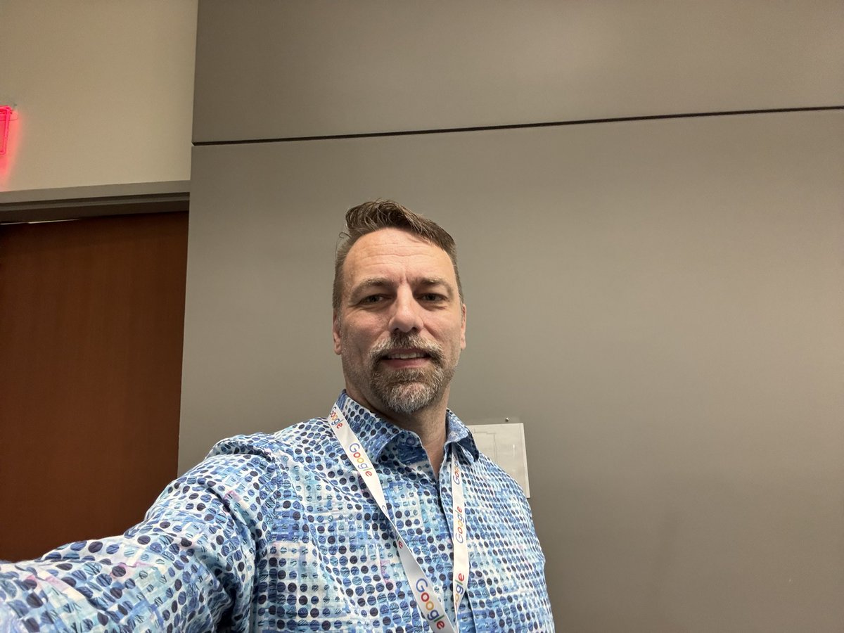 Starting momentarily. Crafting a new DevRel program. Come check it out. #AllThingsOpen