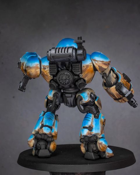 Today I bring you an experiment. I hope more or less it look like chrome. I have to admit that it has overwhelmed me a little bit. The ground reflections are only sketched, I realize that everything is trying to distort the reality with the shape, but is not easy. 

#warhammer40k