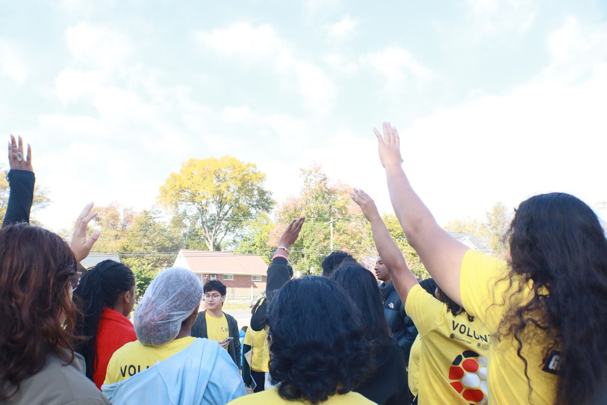 To be a good neighbor is to support your neighbor 🤝 We participated in the Good Neighbor community service food drive. We got involved and had fun creating a mess while making meal packs for kids in need of lunches for school. #iapterps