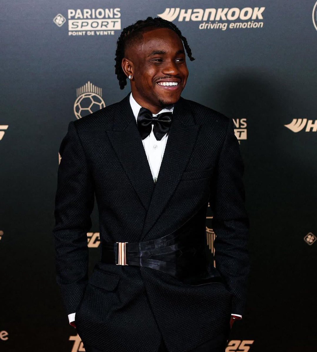 NGSuperEagles's tweet image. Sharp! Omo Naija turn up 🔥 @Alookman_ #soarsupereagles #BallonDor