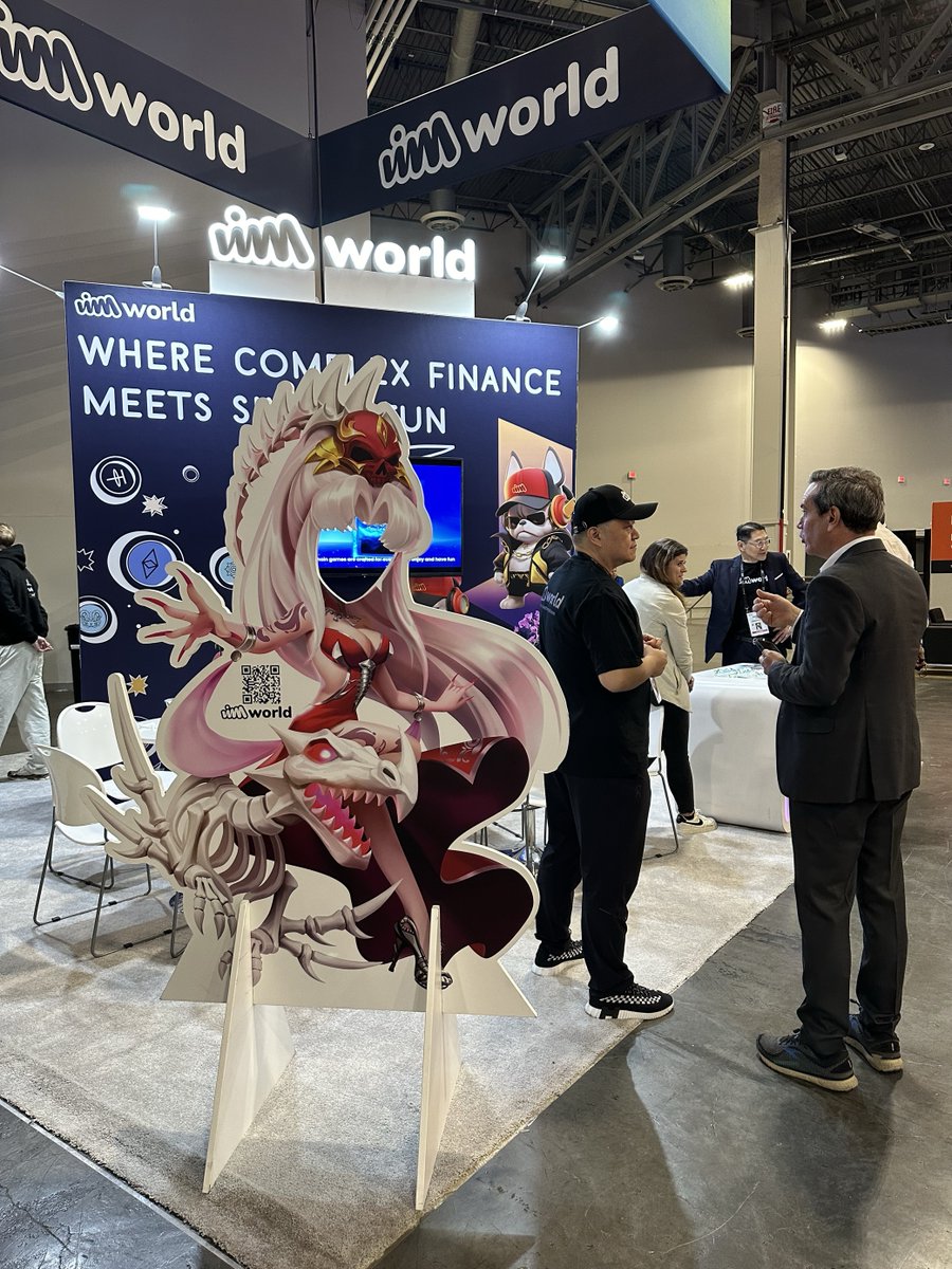 The #VIMworld team at #Money2020USA is looking fantastic! 🤩

Stop by booth #2903 to chat with our team and pick up some #VIM-themed swags 🪭 

We're onboarding with the VIMworld app on-site, and showing everyone how to claim their cute first VIM, Chips🐶

#VIMnews $OJEE