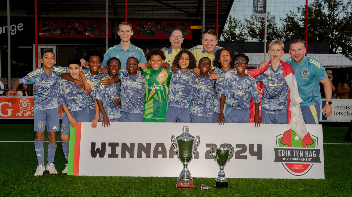 Op zaterdag 26 oktober 2024 vond de 3e editie van het Erik ten Hag International U12 Tournament plaats op de velden van SV Bon Boys.

Lees verder: bonboys.nl/erik-ten-hag-i…