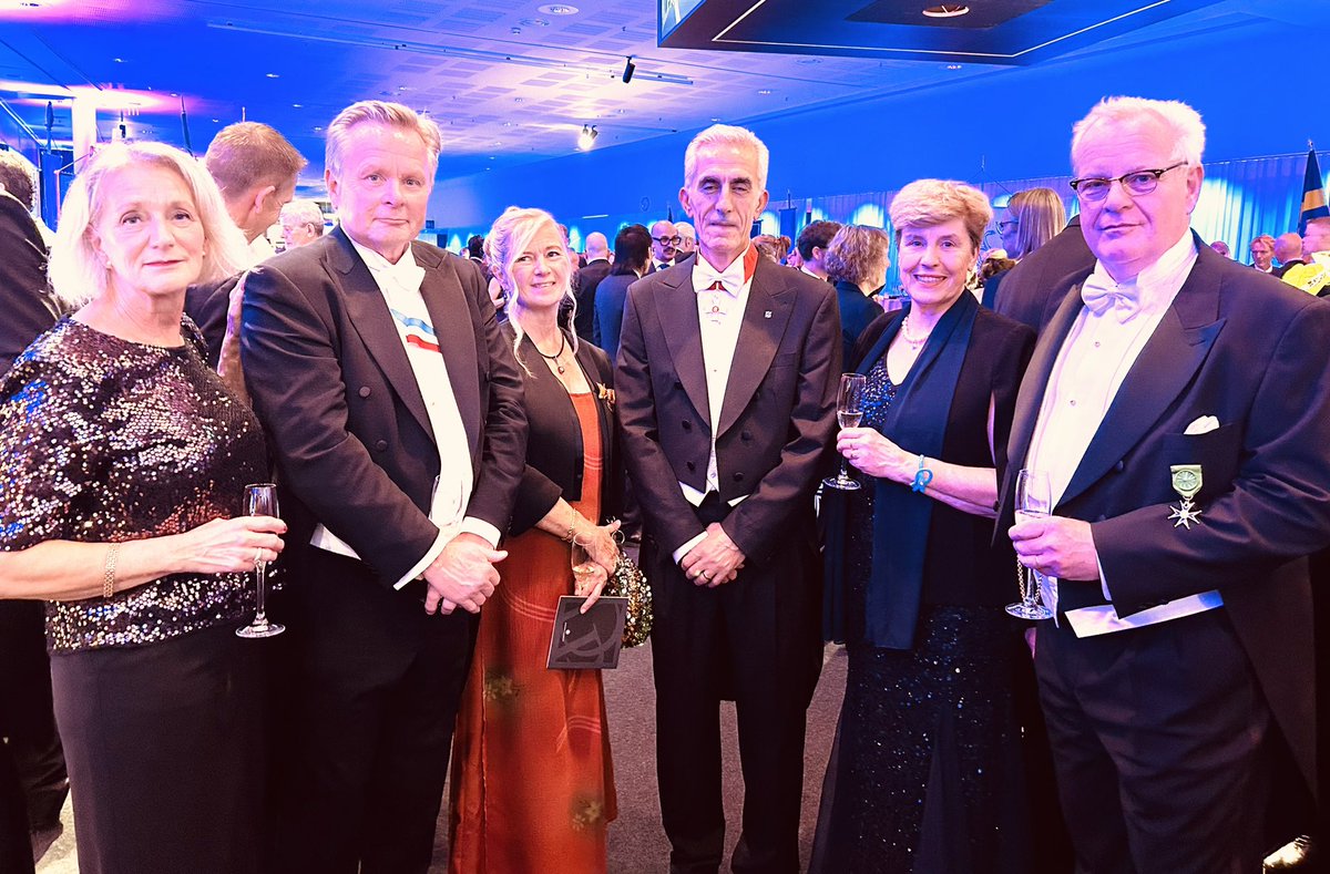 RHornquist's tweet photo. Grattis Göteborgs Universitet, med rektor Malin Broberg, till årets doktors promotion. Hela 160 nya doktorer samt 11 heders doktorer promoverades. Vilken fin ceremoni med efterföljande middag! Men främst stort grattis till alla nya doktorer!!!!! https://t.co/Xn8xhB5Acw