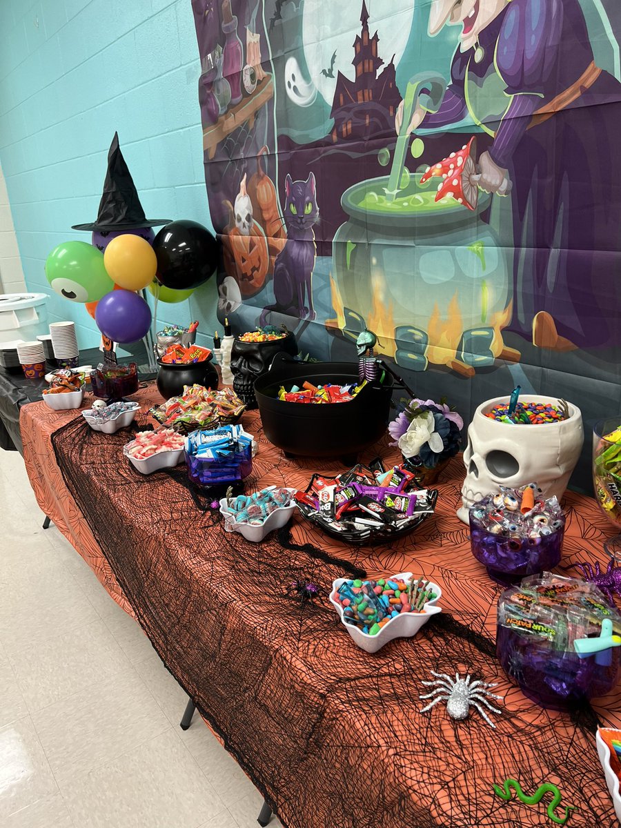 Forest Pines Drive PTA (@forestpinespta) on Twitter photo <a href="/FPDES/">Forest Pines Drive</a> Teachers & Staff, we hope you enjoy this delicious spread in the downstairs Teachers Lounge from our Staff Appreciation Chair, Natasha Gentile-Leshchiner 😍🎃🫶🏻 <a href="/FPDES/">Forest Pines Drive</a> Teachers & Staff, we hope you enjoy this delicious spread in the downstairs Teachers Lounge from our Staff Appreciation Chair, Natasha Gentile-Leshchiner 😍🎃🫶🏻